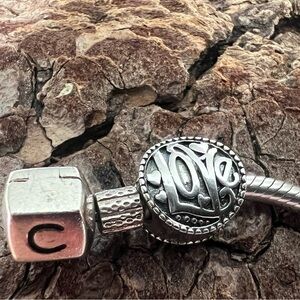 New Authentic Chamilia Love Charm Bead 925 Love Family Friendship Barrel
